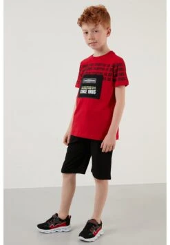 LELA Regular Fit Shorts And T-Shirt - Shorts - Red 10 LELA Regular Fit Shorts And T-Shirt - Shorts - Red -Lyno Kleding Winkel 027cd475dcbf4c36b956256670906ecd