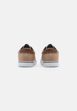 Pier One Unisex - Sneakers Laag - Brown 10 Pier One Unisex - Sneakers Laag - Brown -Lyno Kleding Winkel 0667ac52398a4cb28ca9239f7e349af9