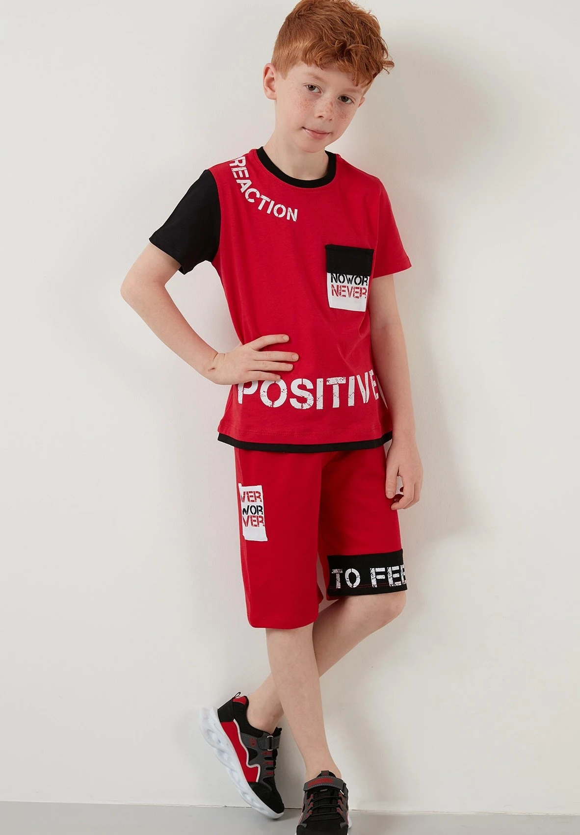 LELA Regular Fit T-Shirt And Shorts - Trainingspak - Red/Black 4 LELA Regular Fit T-Shirt And Shorts - Trainingspak - Red/Black - Afbeelding 2