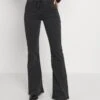 Lee Breese - Flared Jeans - Washed Black 2 Lee Breese - Flared Jeans - Washed Black -Lyno Kleding Winkel 0c0d20b80ccf41ad859f1db99540b383