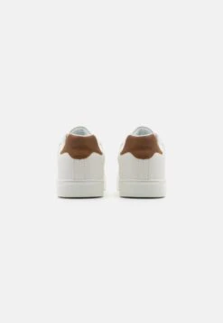 Pier One Sneakers Laag - White 10 Pier One Sneakers Laag - White -Lyno Kleding Winkel 0d68a4c32b96494b83f0888dc073cae5