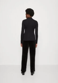 Anna Field Longsleeve - Black 10 Anna Field Longsleeve - Black -Lyno Kleding Winkel 0f084bfde22c4bd9b9504226bde2f640