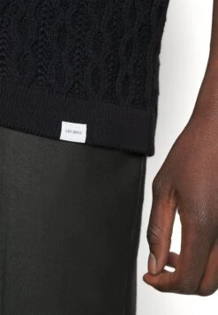 Les Deux Garrett Knitted Shirt - Vest - Black 13 Les Deux Garrett Knitted Shirt - Vest - Black -Lyno Kleding Winkel 122010e3550c468d8f689dc7ef8244a6