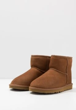 Ugg Classic Mini - Korte Laarzen - Chestnut -Lyno Kleding Winkel 151990fe780645c5a063fcd647f3773d