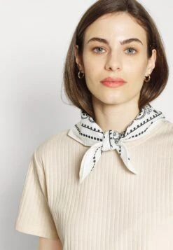 Top Skirt Set - Kokerrok - 003 - Off-White -Lyno Kleding Winkel 17d77307363e48c6bd680b42cdfb7bf7