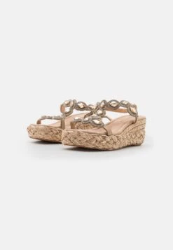 Alma En Pena Sandalen Met Sleehak - Beige -Lyno Kleding Winkel 18e6400368264c168d0a8dddaff3793e