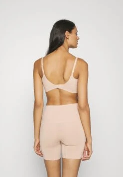 Chantelle Smooth Comfort Wirefree Bra - Bustier - Sirocco -Lyno Kleding Winkel 2627891810ef4fc1a512b1e419c89796