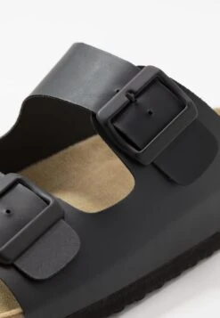 Pier One Unisex - Pantoffels - Black -Lyno Kleding Winkel 2c1088e9c35241008f77393ded163426