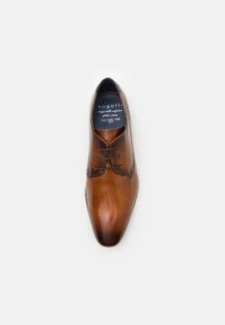 Bugatti Morino - Veterschoenen - Cognac 11 Bugatti Morino - Veterschoenen - Cognac -Lyno Kleding Winkel 2c4015fffa7f4eeeb57c4f0449842000