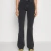 Flared Jeans - Black Denim -Lyno Kleding Winkel 31bfd63f44754ec898f4e0b33a83d7c6
