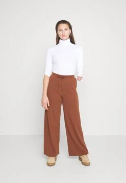 Anna Field Longsleeve - White -Lyno Kleding Winkel 33e652bf075f464d82d0e58eb5531e43