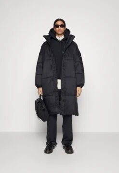 Zali Puffer Coat Unisex - Winterjas - Black 10 Zali Puffer Coat Unisex - Winterjas - Black -Lyno Kleding Winkel 358c81862bba4dbda586abee40d925e6