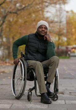 Pier One Bodywarmer - Black 16 Pier One Bodywarmer - Black -Lyno Kleding Winkel 38a8bf34c3fa4f8c8b861b11d9b8b3a9