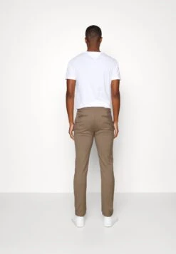 Pier One Chino - Brown -Lyno Kleding Winkel 3b1a04b6cea3448cbd280175ba3b1e46