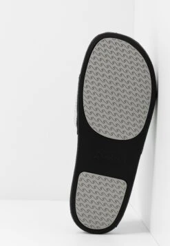 Pop Ups - Muiltjes - Black /Iridescent 15 Pop Ups - Muiltjes - Black /Iridescent -Lyno Kleding Winkel 3c823a6f86854ac79bd4e4ebe41ad353