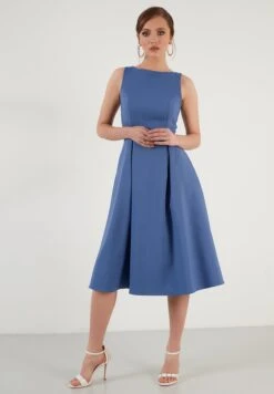 LELA Crew Neck Pleated Midi - Cocktailjurk - Indigo -Lyno Kleding Winkel 3f225eda9bf9464b948de3fa2fa911a4