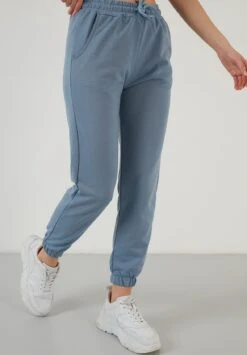 LELA Slim Fit - Trainingsbroek - Baby Blue 9 LELA Slim Fit - Trainingsbroek - Baby Blue -Lyno Kleding Winkel 4b39960b578b4beda1a5a30c7a733f26