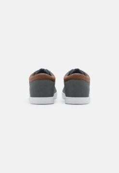 Pier One Unisex - Sneakers Laag - Grey 10 Pier One Unisex - Sneakers Laag - Grey -Lyno Kleding Winkel 4b65cf34cf5e47c0a6efdc07f3d8fa53