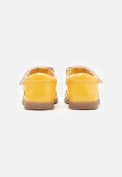 Friboo Sandalen - Yellow -Lyno Kleding Winkel 4cf94b0983bc467b87be7b541ab04b6c
