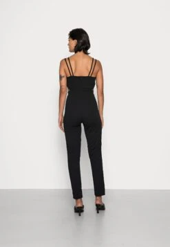 Wal G Nikita Cut Out - Jumpsuit - Black -Lyno Kleding Winkel 523f9beaa4bf46c587d614163cad1190