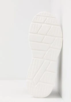 Pier One Sneakers Hoog - Black/White -Lyno Kleding Winkel 52b5e07059e148baa03e0194b33ba8c5