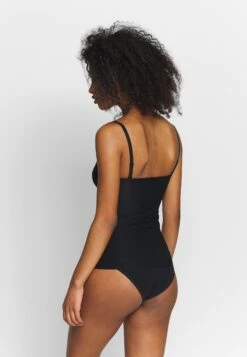 Chantelle Hemd - Schwarz 9 Chantelle Hemd - Schwarz -Lyno Kleding Winkel 5414217804414a8780e7a15dde8c01ff