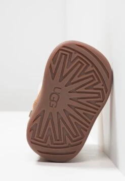 Ugg Jorie - Korte Laarzen - Chestnut -Lyno Kleding Winkel 550b15f6835d4eaba36d267c8cbf7d7c