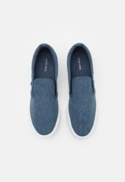 Pier One Sneakers Laag - Blue 11 Pier One Sneakers Laag - Blue -Lyno Kleding Winkel 61390e6b7b1e476ba0552d835f4d2f5f