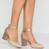 Anna Field Leather - Klassieke Pumps - Champagne 2 Anna Field Leather - Klassieke Pumps - Champagne -Lyno Kleding Winkel 64623b0be8a846009961ef99dba19345