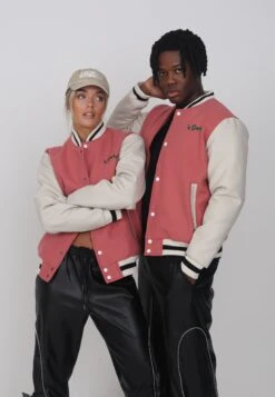 Lamar Varsity Jacket Unisex - Imitatieleren Jas - Coral -Lyno Kleding Winkel 6989b6b2882f45d285fd3d109057e05b
