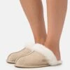 Ugg Scuffette - Pantoffels - Mustard Seed/Natural -Lyno Kleding Winkel 71744e0028554ac09bd5778e810b9ca8
