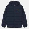 Lyle & Scott Winterjas - Navy Blazer 2 Lyle & Scott Winterjas - Navy Blazer -Lyno Kleding Winkel 71a390b918394f02834f7133ff88085c