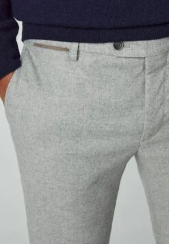 Hackett London Broken Twill Trs - Broek - Light Grey -Lyno Kleding Winkel 7267bd1bba90424bb9c0988b90ba15b6