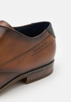 Bugatti Morino - Veterschoenen - Cognac 13 Bugatti Morino - Veterschoenen - Cognac -Lyno Kleding Winkel 7305182c8d4f43a3a258aebad967864b