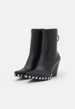 Jeffrey Campbell Walton - Cowboy-/Bikerlaarsjes - Black 10 Jeffrey Campbell Walton - Cowboy-/Bikerlaarsjes - Black -Lyno Kleding Winkel 777ea2f9550b482e95b02bf7f8453e19