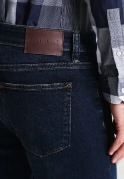 Pier One Basic - Straight Leg Jeans - Dark Blue Denim 12 Pier One Basic - Straight Leg Jeans - Dark Blue Denim -Lyno Kleding Winkel 7aa5df5983c44365808e18ddcad2589e