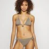 Bruno Banani Triangle Set - Bikini - Stone -Lyno Kleding Winkel 7db2b41b4ac44ca9a29b391bf5278628