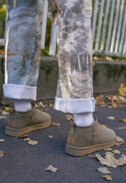 Ugg Korte Laarzen - Marrone 11 Ugg Korte Laarzen - Marrone -Lyno Kleding Winkel 805545edaa1f4bd18248d04b1a641ed4