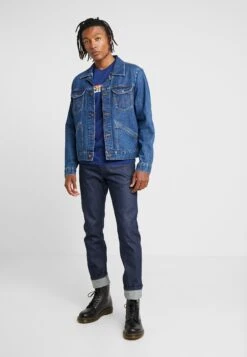Wrangler Straight Leg Jeans - Dark Blue 9 Wrangler Straight Leg Jeans - Dark Blue -Lyno Kleding Winkel 812324657e4d42e9bde778621ba498c7