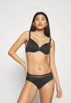 Chantelle Chic Essential Spacer - Beugel Bh - Schwarz 11 Chantelle Chic Essential Spacer - Beugel Bh - Schwarz -Lyno Kleding Winkel 83902094682049a7ac6d048145b4f49c