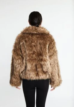 Faina Dulcey - Winterjas - Braun -Lyno Kleding Winkel 85a8217e007644a8a56b4a449d8f6042