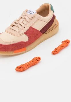 Clarks Originals Torrun - Sneakers Laag - Dark Pink Combi -Lyno Kleding Winkel 88be6bdbf4e34ef3b366ed27fa370e31