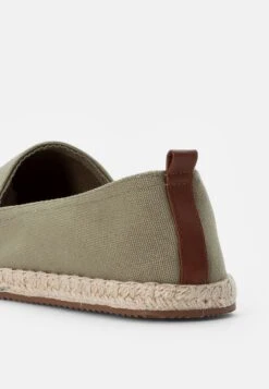 Pier One Rena Espadrille Unisex - Espadrilles - Olive -Lyno Kleding Winkel 8b1ef3dce9d344a08d816af96a53324d