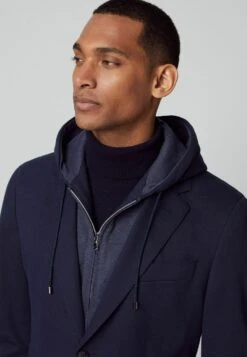 Hackett London Sports W Hooded Bib - Blazer - Navy Blue -Lyno Kleding Winkel 91a30cf6ce8047fe85f7d306db770724