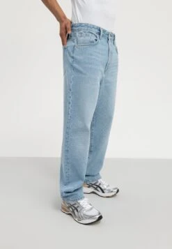 Pier One Relaxed Fit Jeans - Light Blue Denim 12 Pier One Relaxed Fit Jeans - Light Blue Denim -Lyno Kleding Winkel 9227184b76c24bd287ce53d34bd47f95