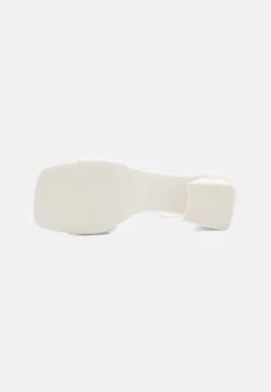 Call It Spring Vickie - Sandalen - White -Lyno Kleding Winkel 99b2037c520e4ef9958077820096fbd7