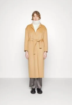 Filippa K Alexa Coat - Mantel - Light Camel -Lyno Kleding Winkel a0d80ae0894a4290a4daac80ef0dec77