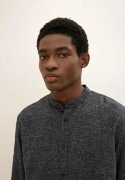 TOM TAILOR Denim Overhemd - Black/Off White Structure 9 TOM TAILOR Denim Overhemd - Black/Off White Structure -Lyno Kleding Winkel a2d20b0f668743b181b84a4c3309f7a1