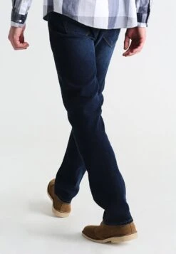Pier One Basic - Straight Leg Jeans - Dark Blue Denim 10 Pier One Basic - Straight Leg Jeans - Dark Blue Denim -Lyno Kleding Winkel a4ebfb4549ae43cc8fd6ef9a34b37b32