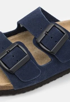 Pier One Leather Unisex - Pantoffels - Dark Blue 13 Pier One Leather Unisex - Pantoffels - Dark Blue -Lyno Kleding Winkel a5a88158e25a4eb4b3e59dc262861c25